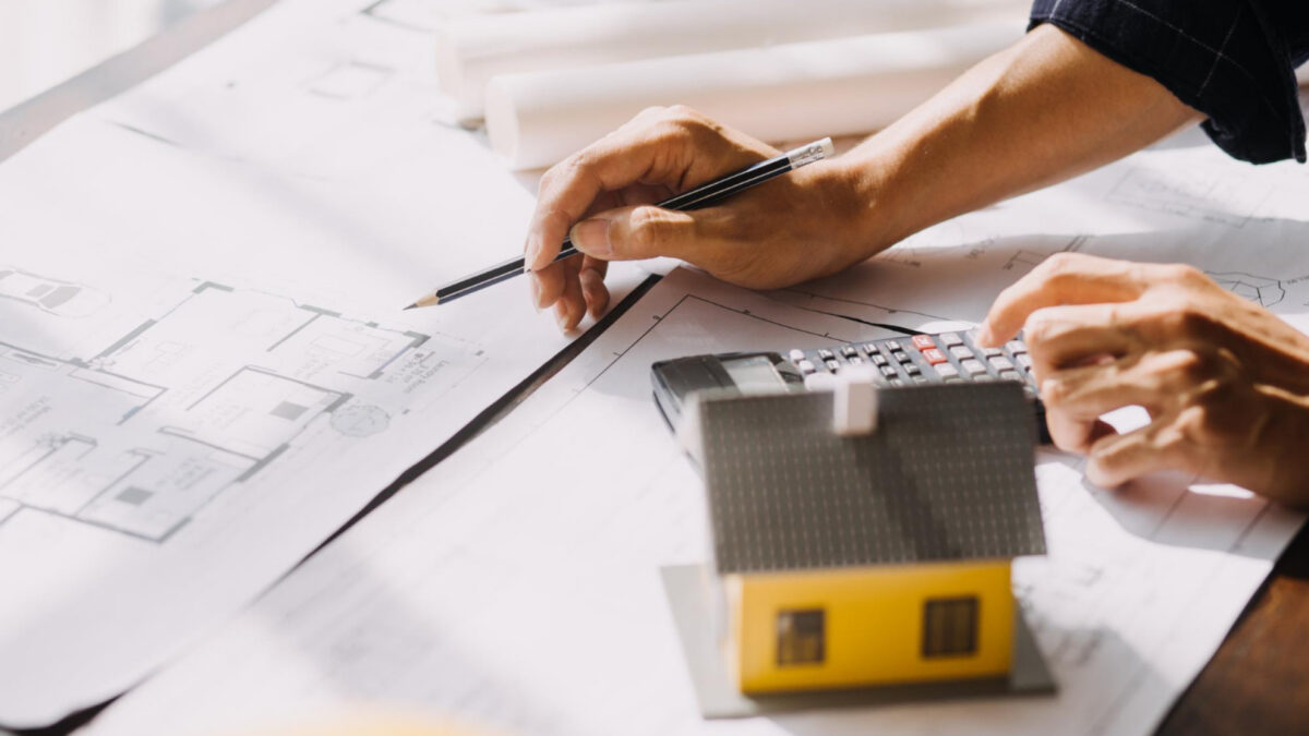 Comment comparer les devis des constructeurs de maisons à Vitré ?